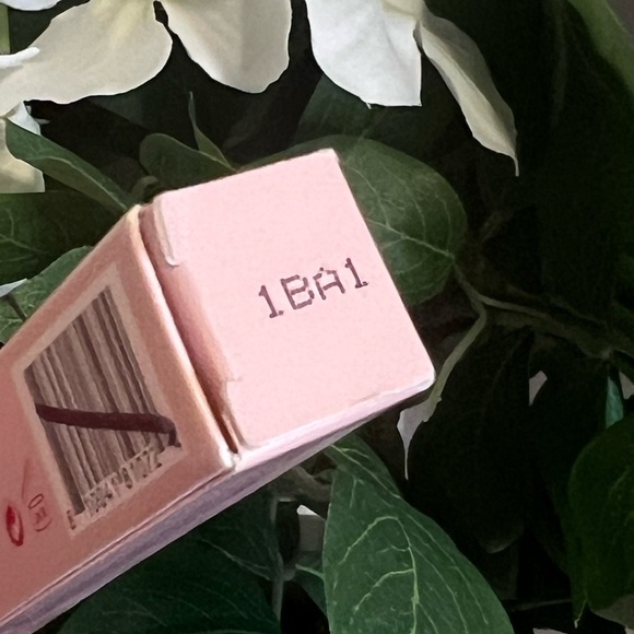 ONE/SIZE BROWKIKI • MICRO BROW DEFINING PENCIL • VARIOUS COLORS AVAILABLE - Picture 9 of 13